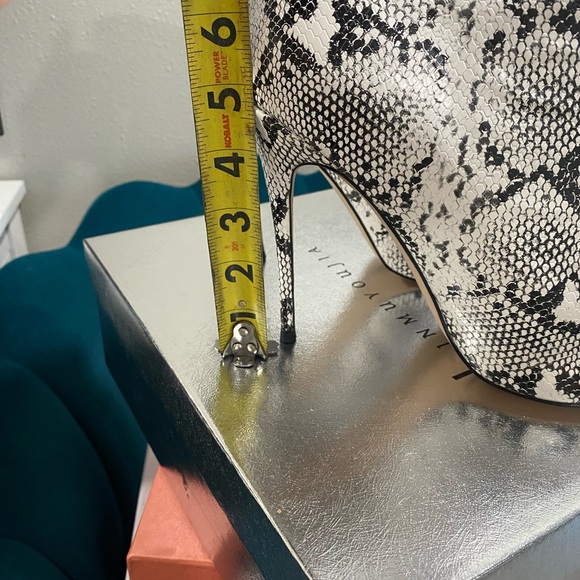 Women's Snakeskin Print Boots - Picture 4 of 6